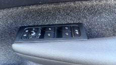 Volvo XC40 2.0 B3P Ultra Dark 5dr Auto Petrol Estate